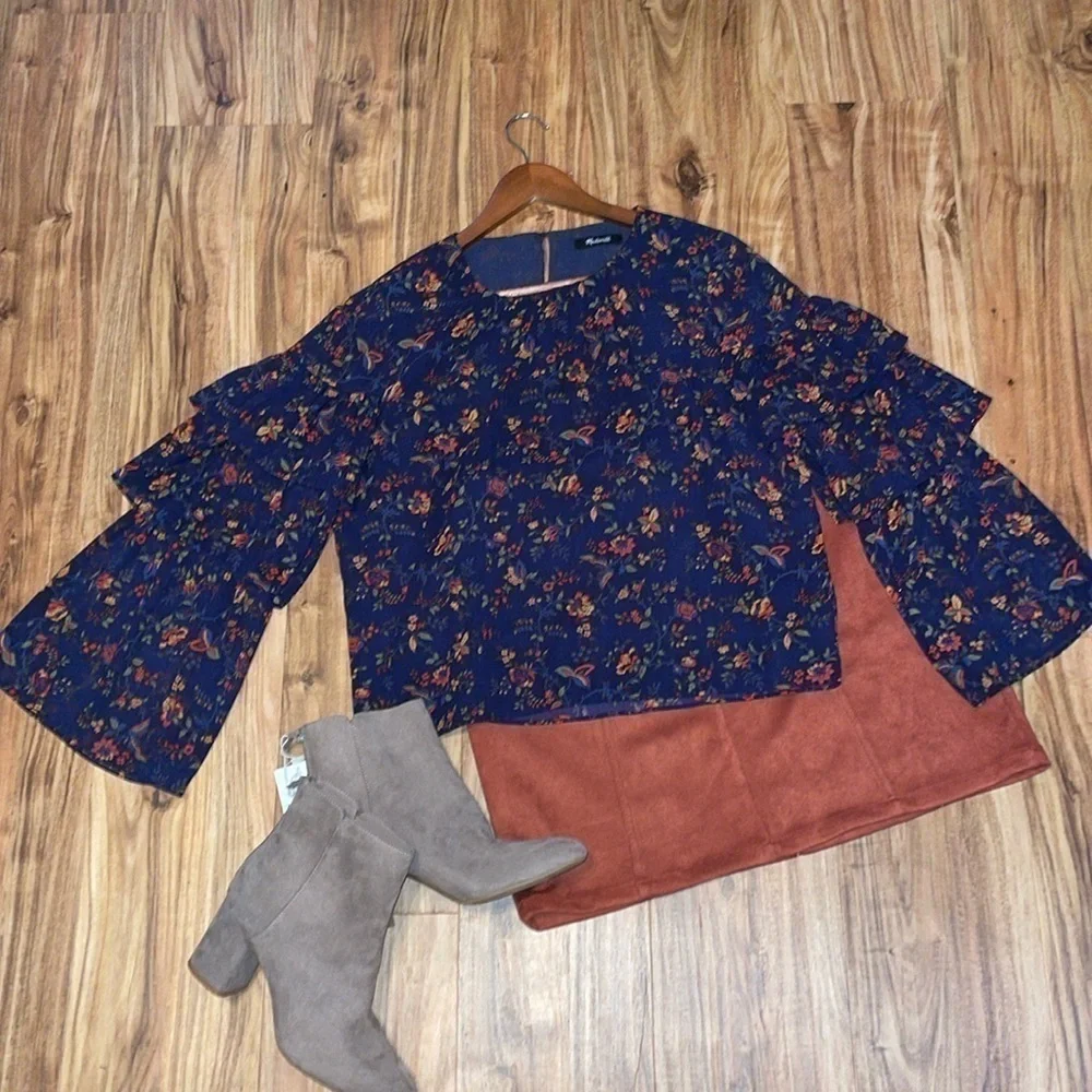 Madewell women’s blouse Large top shirt blue floral tier bell long sleeve layer - Picture 2 of 8